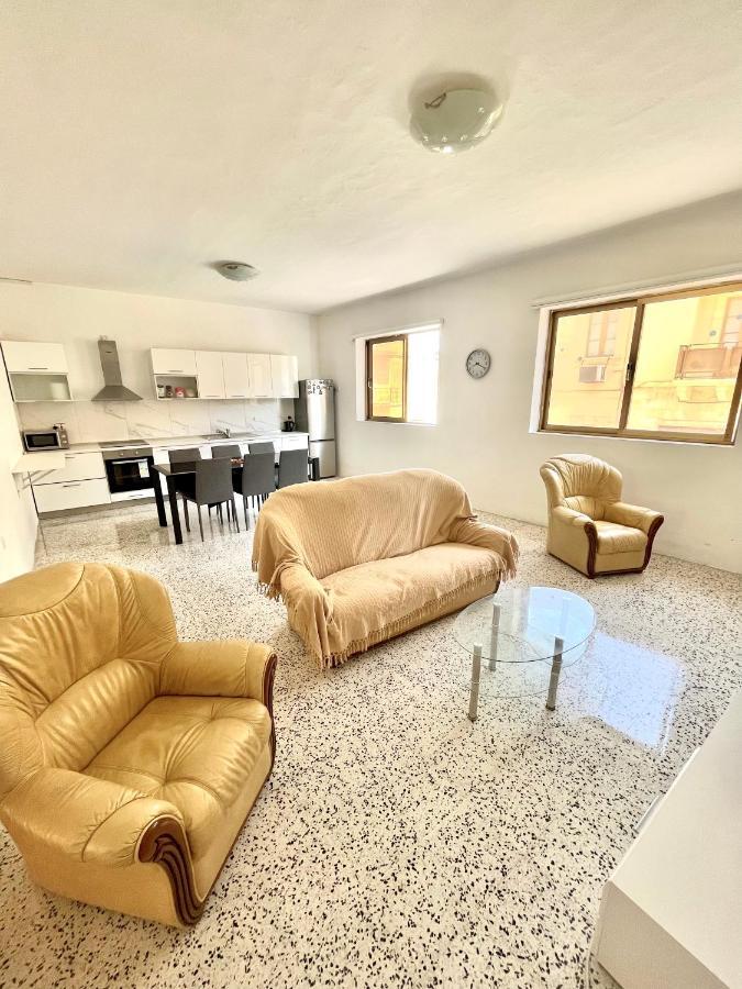 Camag Apartment - Very Close To Airport Birżebbuġa Екстериор снимка