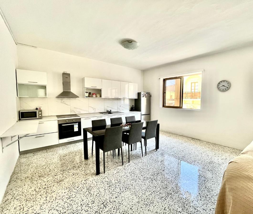 Camag Apartment - Very Close To Airport Birżebbuġa Екстериор снимка